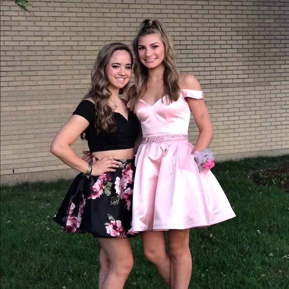 Worn once Sherri Hill Fall 2017 Homecoming dress - Picture 3 of 5